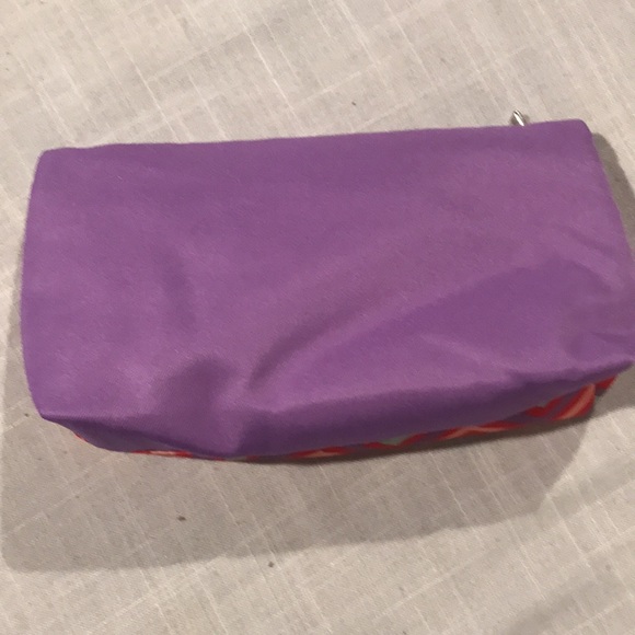 Clinique Geometric makeup pouch - Picture 3 of 5